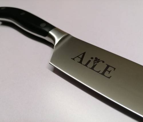 Gravure sur couteau personnalisé