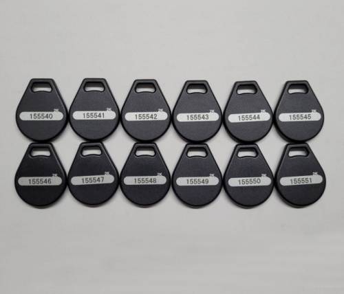 Gravure de numéros de série ou d’identifiants pour badges NFC