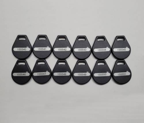 Gravure de numéros de série ou d’identifiants pour badges NFC