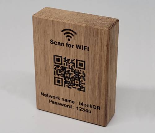 Bloc en chêne massif avec QR code gravé