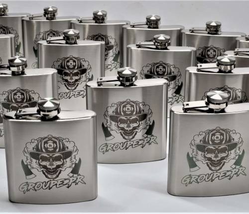 Flasques en inox personnalisées – Un cadeau robuste et symbolique
