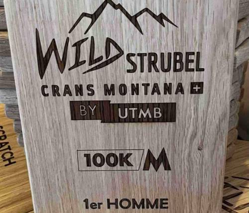 Planche à couper en chêne massif – Un cadeau sympa, unique et taillé sur mesure pour votre événement !