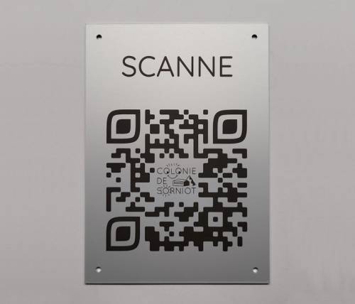 Plaquette QR Code en aluminium – Informations pratiques à portée de scan
