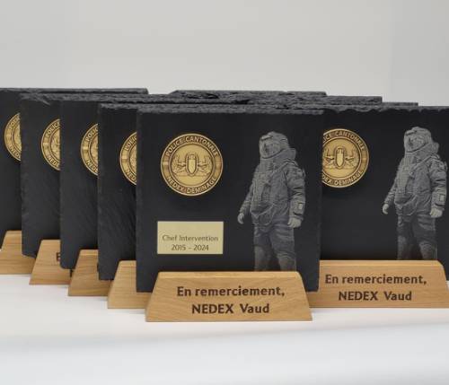 Trophées & Cadeaux de Remerciement – Départ d’un collègue pompier ou policier