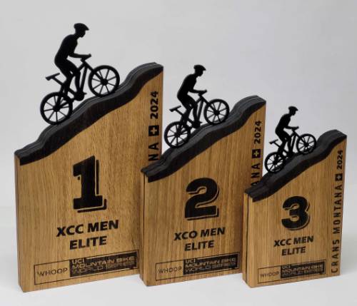 Trophées en chêne massif sur mesure pour vos compétitions – Une réalisation à votre image